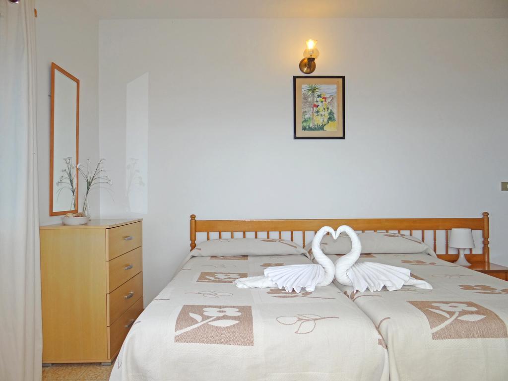 Apartamentos Dominguez Calera Buitenkant foto