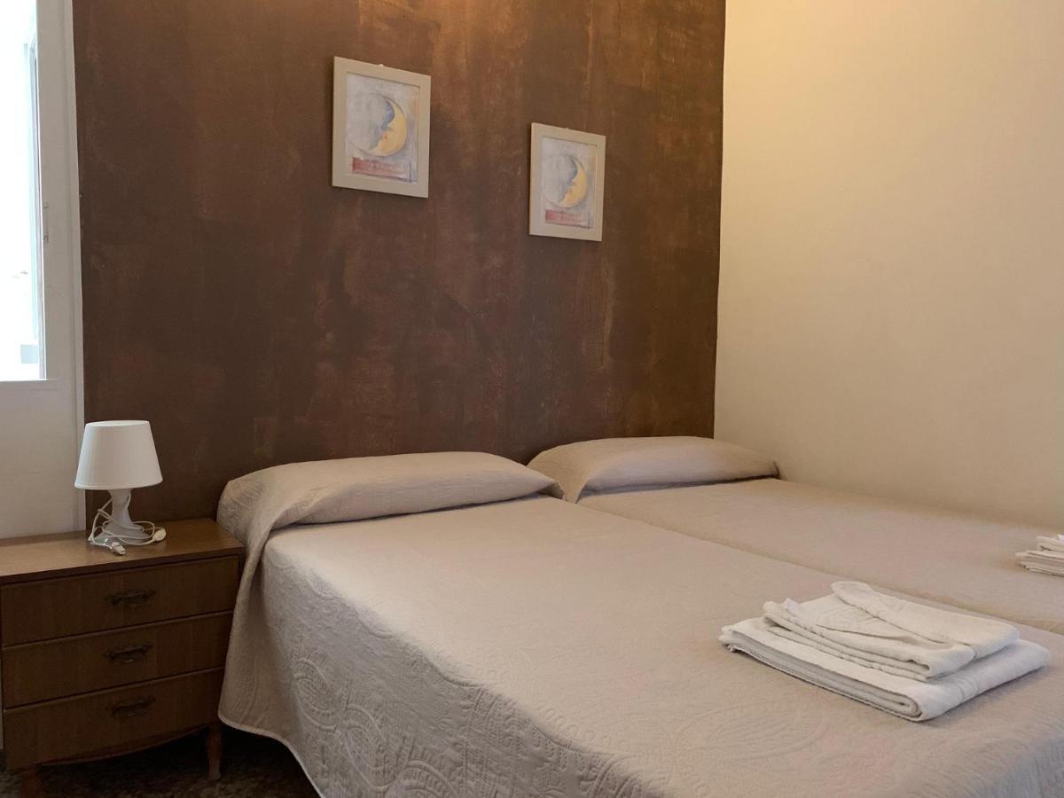 Apartamentos Dominguez Calera Buitenkant foto